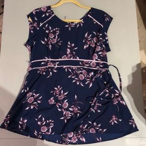 Motherhood maternity tie back floral top